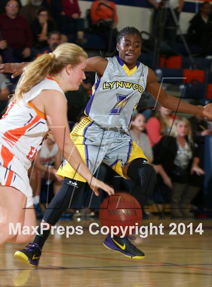 Thumbnail 2 in Lynwood @ Chaminade (CIF SS Open Division Playoff) photogallery.
