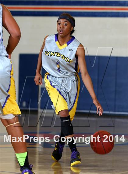 Thumbnail 3 in Lynwood @ Chaminade (CIF SS Open Division Playoff) photogallery.