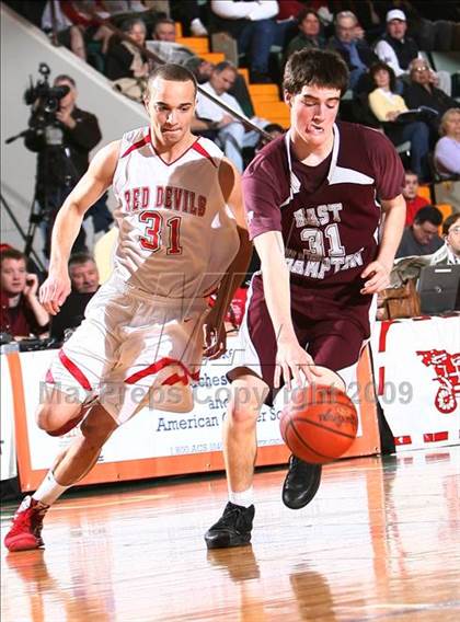 Thumbnail 3 in East Hampton vs. Peekskill (NYSPHSAA A Semifinal) photogallery.
