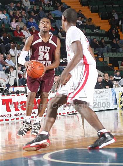 Thumbnail 3 in East Hampton vs. Peekskill (NYSPHSAA A Semifinal) photogallery.