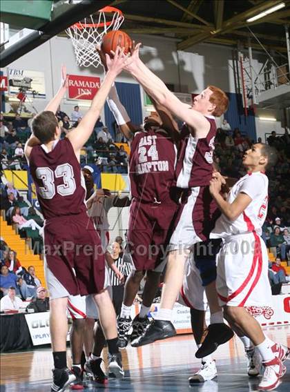 Thumbnail 3 in East Hampton vs. Peekskill (NYSPHSAA A Semifinal) photogallery.