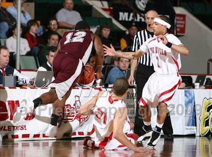Thumbnail 2 in East Hampton vs. Peekskill (NYSPHSAA A Semifinal) photogallery.