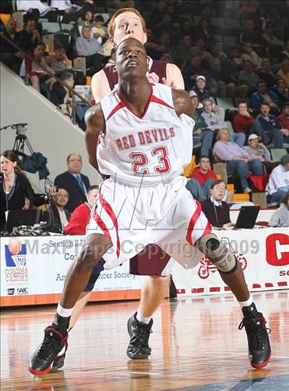 Thumbnail 3 in East Hampton vs. Peekskill (NYSPHSAA A Semifinal) photogallery.