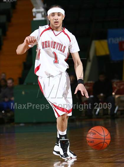 Thumbnail 3 in East Hampton vs. Peekskill (NYSPHSAA A Semifinal) photogallery.