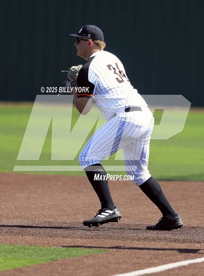 Thumbnail 2 in Grand Saline vs Wills Point photogallery.