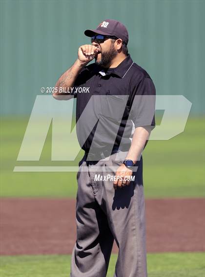 Thumbnail 2 in Grand Saline vs Wills Point photogallery.