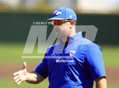 Thumbnail 1 in Grand Saline vs Wills Point photogallery.