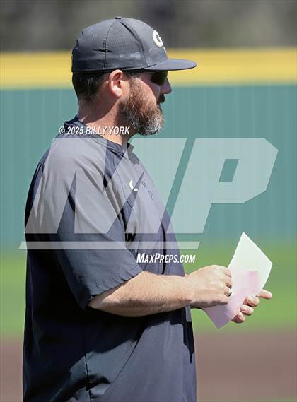 Thumbnail 1 in Grand Saline vs Wills Point photogallery.