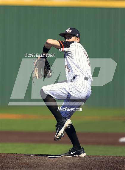 Thumbnail 1 in Grand Saline vs Wills Point photogallery.