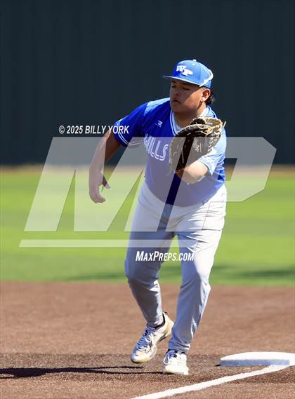 Thumbnail 1 in Grand Saline vs Wills Point photogallery.