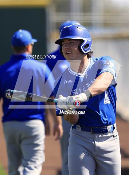 Thumbnail 3 in Grand Saline vs Wills Point photogallery.