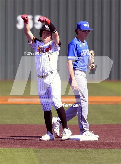 Thumbnail 2 in Grand Saline vs Wills Point photogallery.