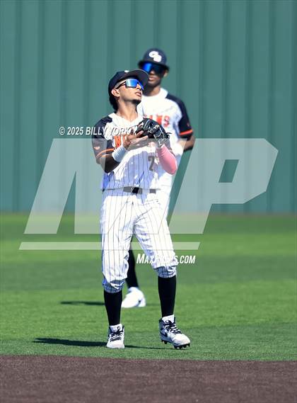 Thumbnail 1 in Grand Saline vs Wills Point photogallery.