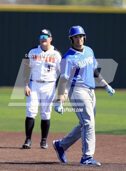 Thumbnail 2 in Grand Saline vs Wills Point photogallery.