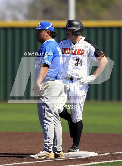 Thumbnail 3 in Grand Saline vs Wills Point photogallery.