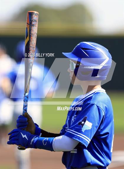 Thumbnail 3 in Grand Saline vs Wills Point photogallery.