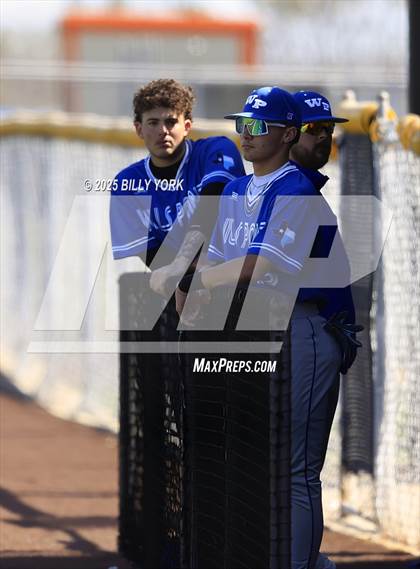 Thumbnail 2 in Grand Saline vs Wills Point photogallery.