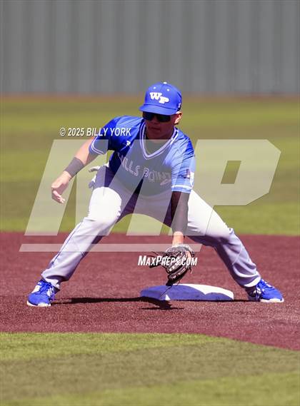 Thumbnail 2 in Grand Saline vs Wills Point photogallery.