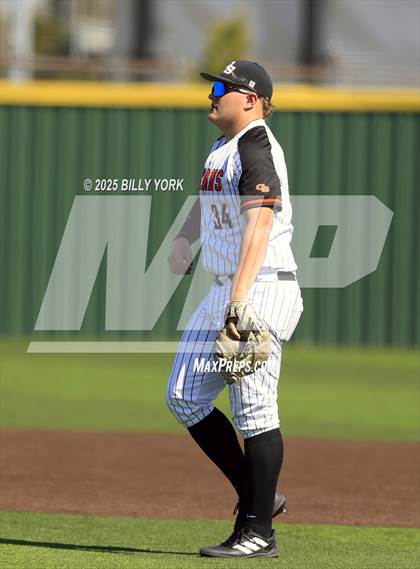 Thumbnail 2 in Grand Saline vs Wills Point photogallery.