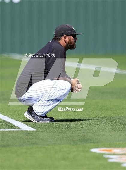 Thumbnail 2 in Grand Saline vs Wills Point photogallery.