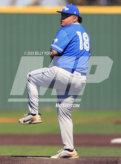 Thumbnail 3 in Grand Saline vs Wills Point photogallery.