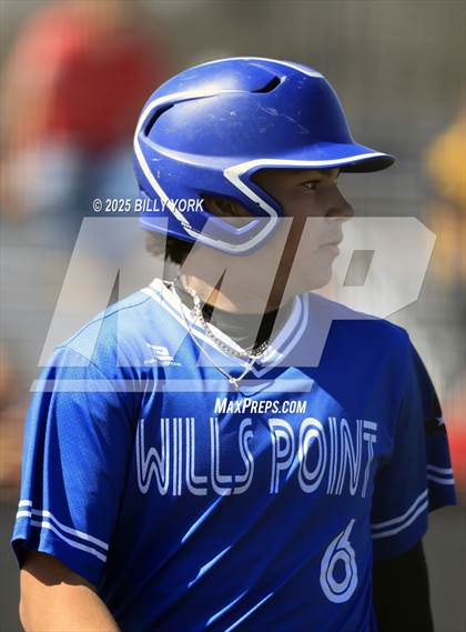 Thumbnail 3 in Grand Saline vs Wills Point photogallery.