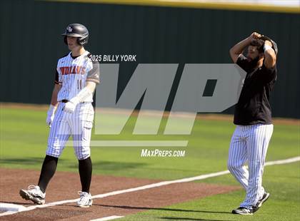 Thumbnail 1 in Grand Saline vs Wills Point photogallery.