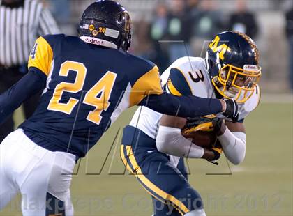 Thumbnail 2 in Whitmer vs. Archbishop Moeller (OHSAA D1 Final) photogallery.