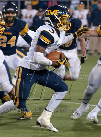Thumbnail 2 in Whitmer vs. Archbishop Moeller (OHSAA D1 Final) photogallery.