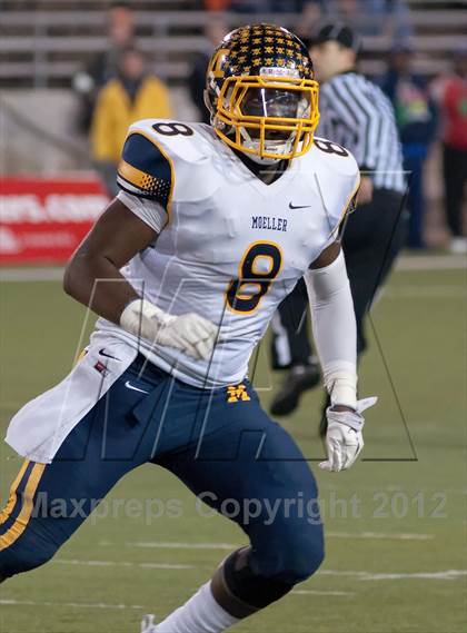 Thumbnail 1 in Whitmer vs. Archbishop Moeller (OHSAA D1 Final) photogallery.