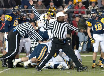Thumbnail 3 in Whitmer vs. Archbishop Moeller (OHSAA D1 Final) photogallery.