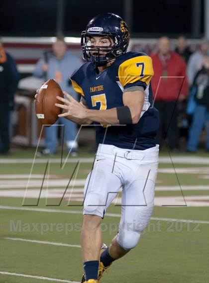 Thumbnail 2 in Whitmer vs. Archbishop Moeller (OHSAA D1 Final) photogallery.