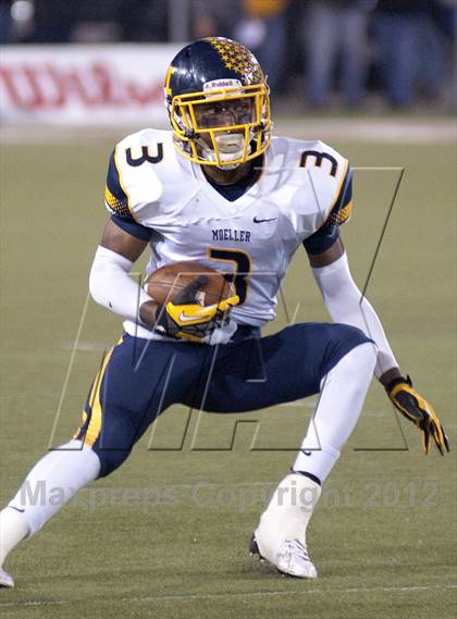 Thumbnail 2 in Whitmer vs. Archbishop Moeller (OHSAA D1 Final) photogallery.