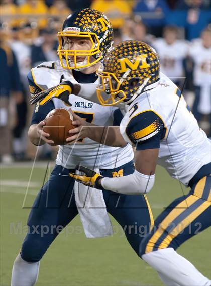 Thumbnail 3 in Whitmer vs. Archbishop Moeller (OHSAA D1 Final) photogallery.