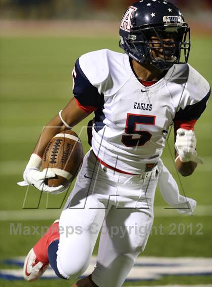 Thumbnail 1 in Allen vs. Round Rock Westwood (UIL 5A Division 1 Regional Playoff) photogallery.