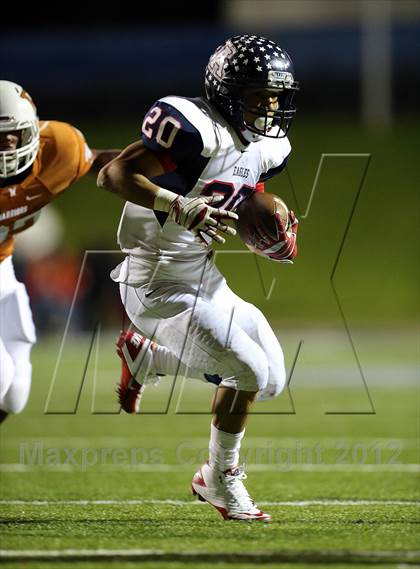 Thumbnail 2 in Allen vs. Round Rock Westwood (UIL 5A Division 1 Regional Playoff) photogallery.
