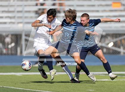 Thumbnail 3 in Ralston Valley vs. Broomfield (CHSAA 5A Quarterfinal) photogallery.