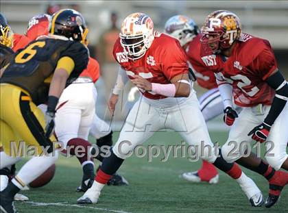 Thumbnail 1 in 605 All-Star Football Game photogallery.