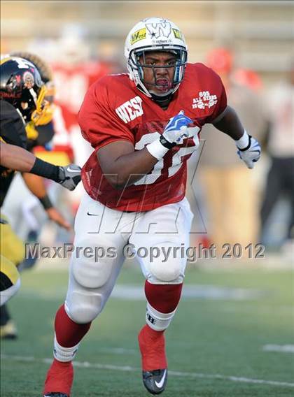 Thumbnail 3 in 605 All-Star Football Game photogallery.