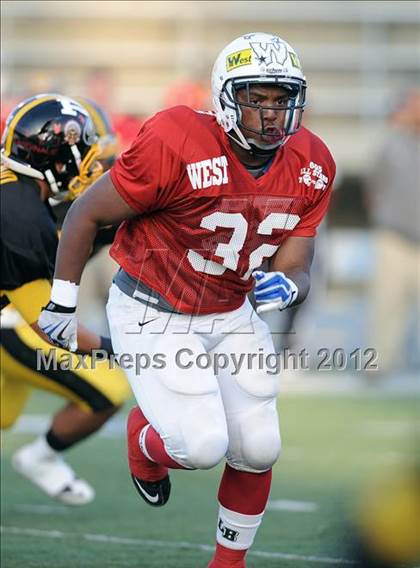 Thumbnail 1 in 605 All-Star Football Game photogallery.