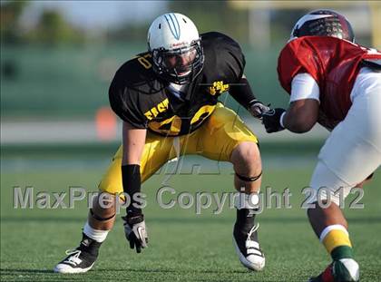 Thumbnail 2 in 605 All-Star Football Game photogallery.