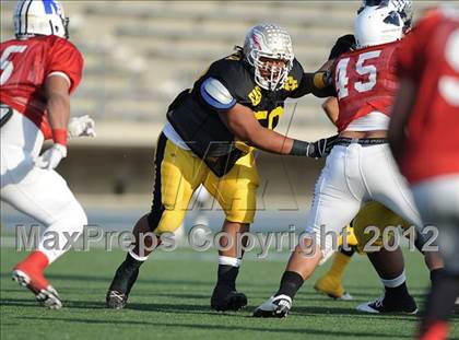 Thumbnail 1 in 605 All-Star Football Game photogallery.