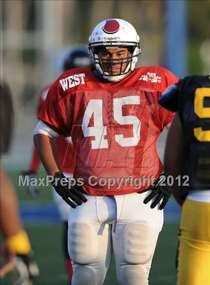 Thumbnail 1 in 605 All-Star Football Game photogallery.