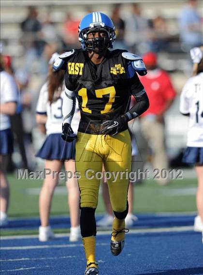 Thumbnail 2 in 605 All-Star Football Game photogallery.