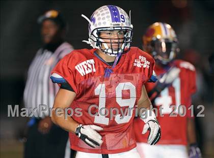 Thumbnail 2 in 605 All-Star Football Game photogallery.