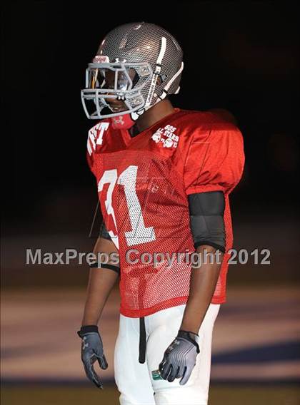 Thumbnail 3 in 605 All-Star Football Game photogallery.