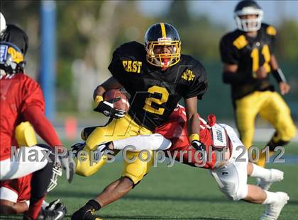 Thumbnail 1 in 605 All-Star Football Game photogallery.
