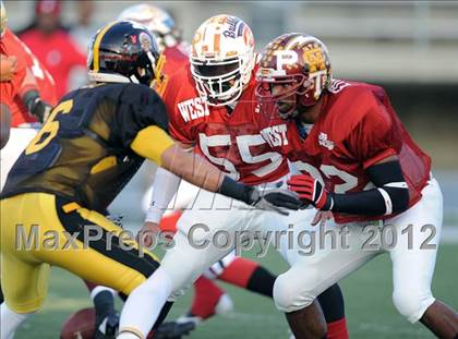 Thumbnail 2 in 605 All-Star Football Game photogallery.