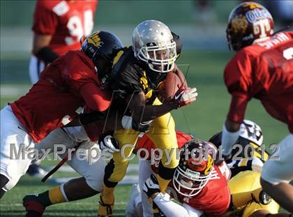 Thumbnail 1 in 605 All-Star Football Game photogallery.