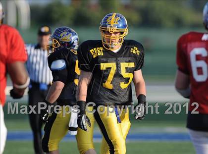 Thumbnail 2 in 605 All-Star Football Game photogallery.